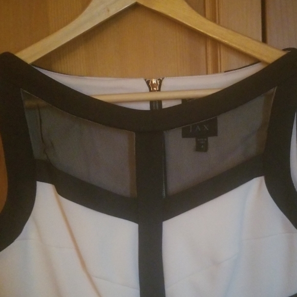 New! Dress - Picture 3 of 6